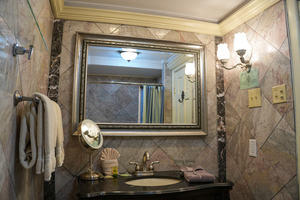 Petite Loft King Photo 4